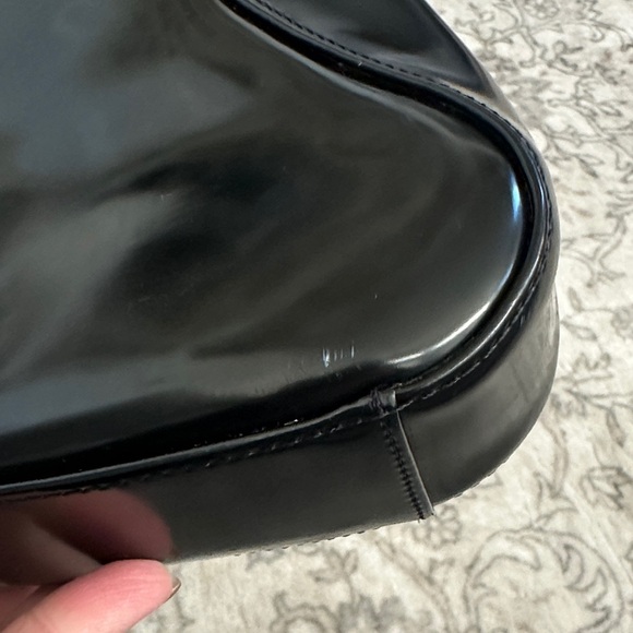 Y2K GUESS Black Patent Leather Shoulder Bag - Picture 10 of 11